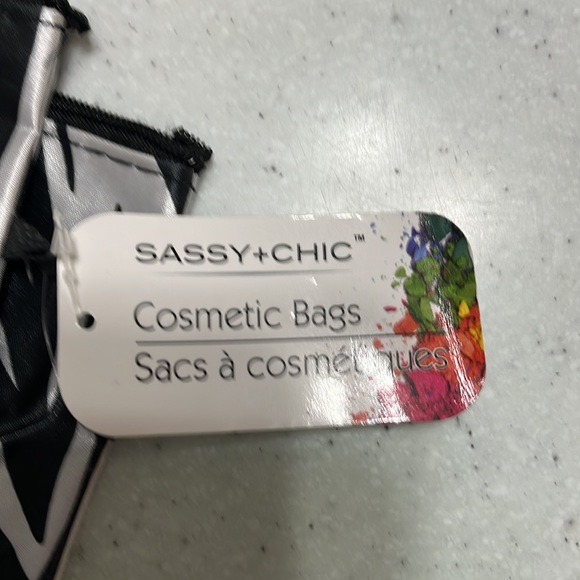 2 New Cosmetic Bags - Picture 3 of 3